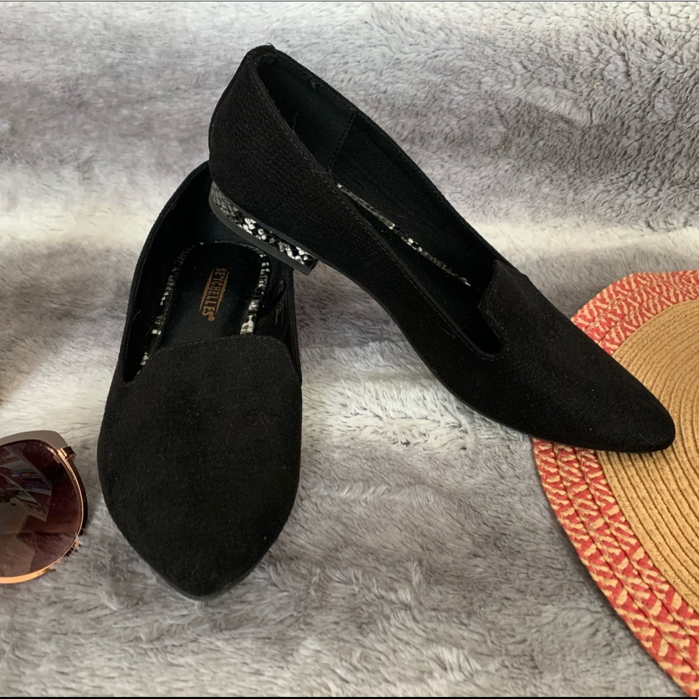 Black Pointed Toe Flats